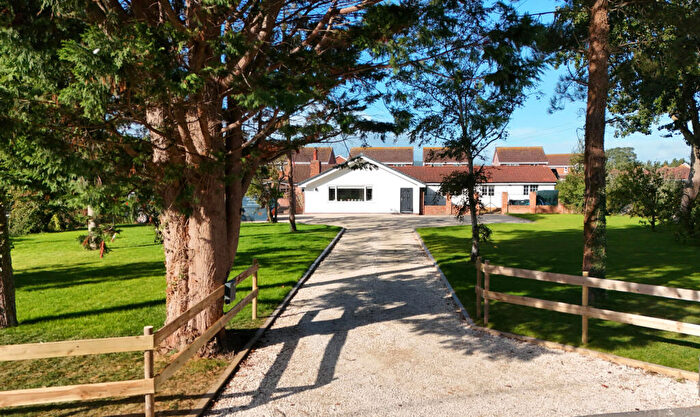 4 Bedroom Bungalow For Sale In Towyn Way East, Towyn, LL22