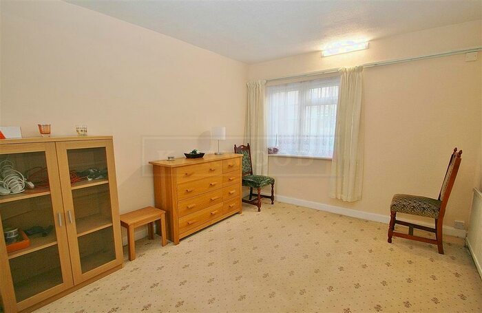 3 Bedroom Semi-Detached House To Rent In Chaucer Avenue, Hayes, UB4