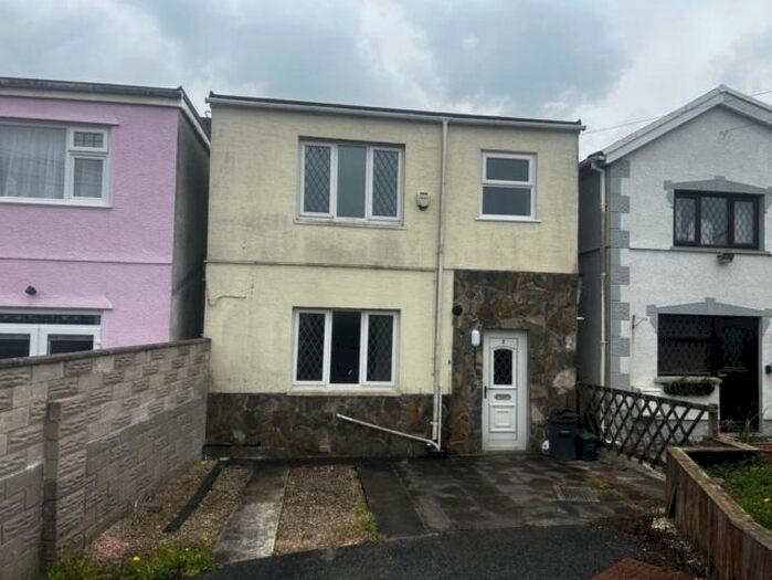 3 Bedroom Property To Rent In St. George, Llanelli, SA15