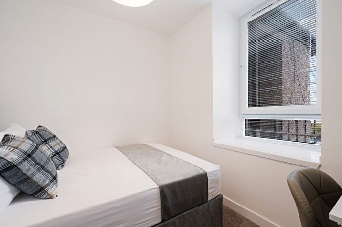 2 Bedroom Flat To Rent In Albert Street, Dundee, DD4