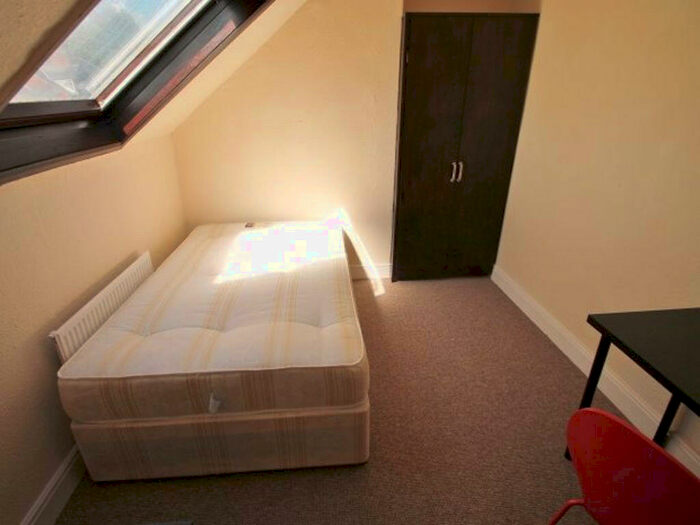 6 Bedroom House To Rent In Norwood Terrace, Leeds, LS6