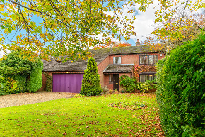 4 Bedroom Detached House For Sale In Clifton Upon Dunsmore Rugby, Warwickshire, CV23