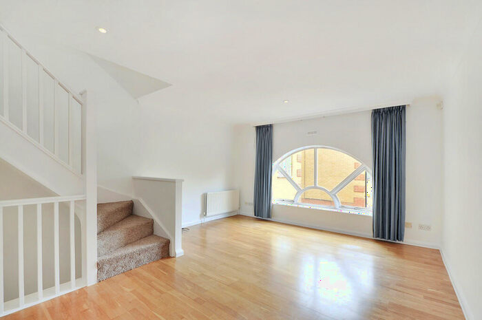 2 Bedroom Semi-Detached House To Rent In Hardy Close, Canada Water, SE16