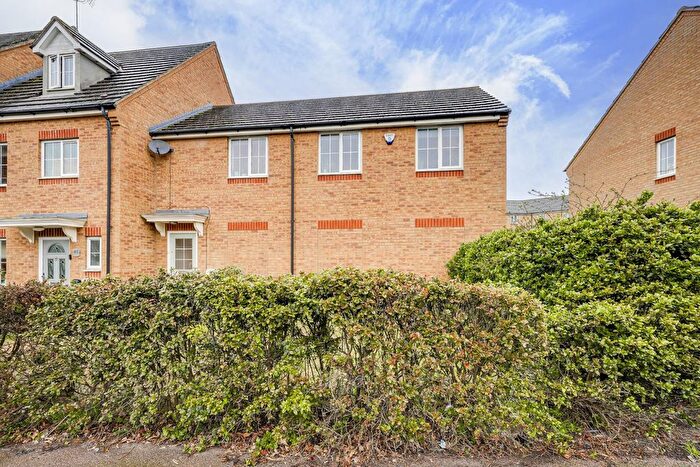 2 Bedroom Detached House For Sale In Johnson Drive, Leighton Buzzard, LU7
