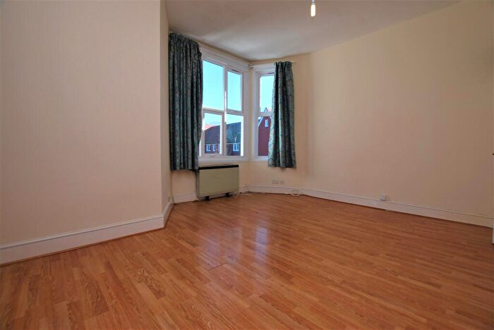 2 Bedroom Apartment To Rent In Boxgrove Court, London Road, Guildford, Surrey, GU1
