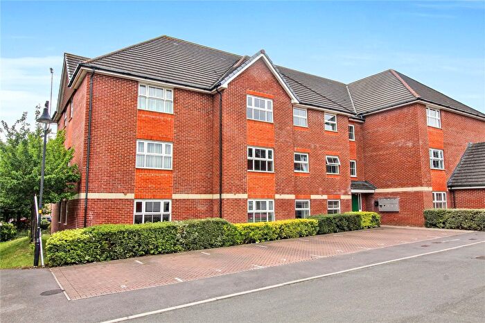 2 Bedroom Flat For Sale In Hebden Close, Redhouse, Swindon, Wiltshire, SN25