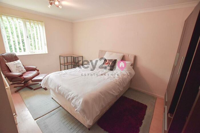 3 Bedroom Terraced House For Sale In Clayton Hollow, Waterthorpe, Sheffield, S20