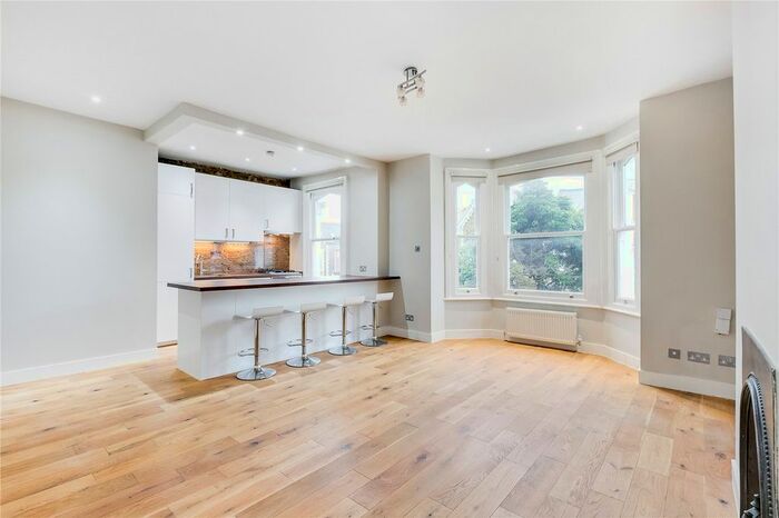 2 Bedroom Flat To Rent In Arlington Gardens, Chiswick, W4