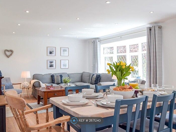 4 Bedroom Bungalow To Rent In Freshwater East Road, Lamphey, Pembroke, SA71