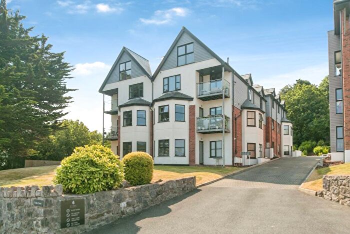 2 Bedroom Flat For Sale In Victoria Park, Colwyn Bay, Conwy, LL29