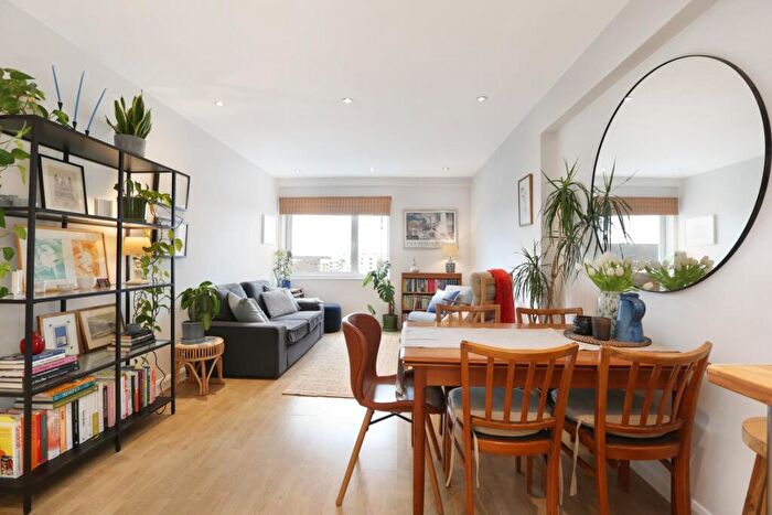 1 Bedroom Flat For Sale In Coldharbour Lane, London, SE5