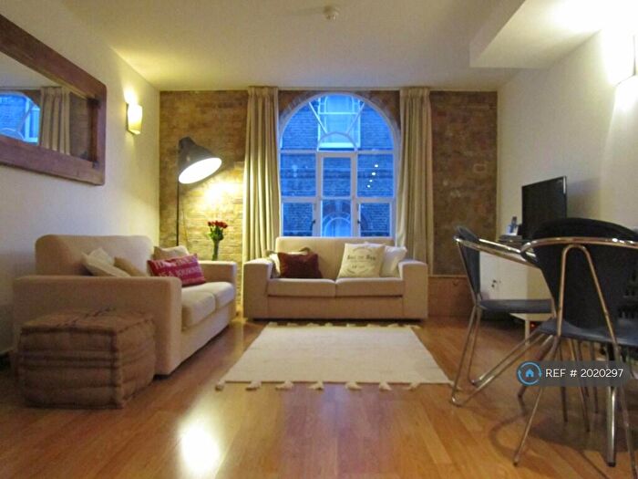 2 Bedroom Flat To Rent In Hopton Road, Woolwich, SE18