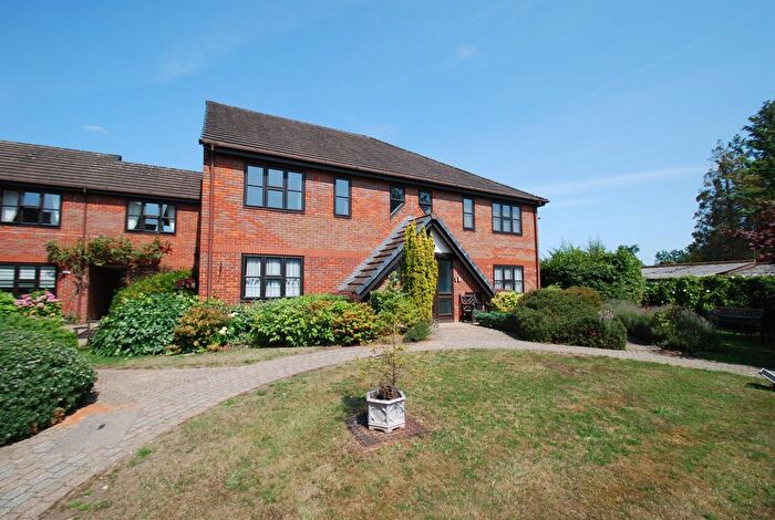 2 Bedroom Flat For Sale In Maxwell Road, Beaconsfield, Buckinghamshire, HP9