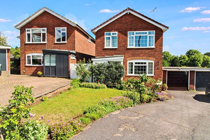 3 Bedroom Property For Sale In Hazlemere View, Hazlemere, HP15