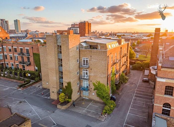 2 Bedroom Apartment For Sale In Foundry House, Limehouse, E14