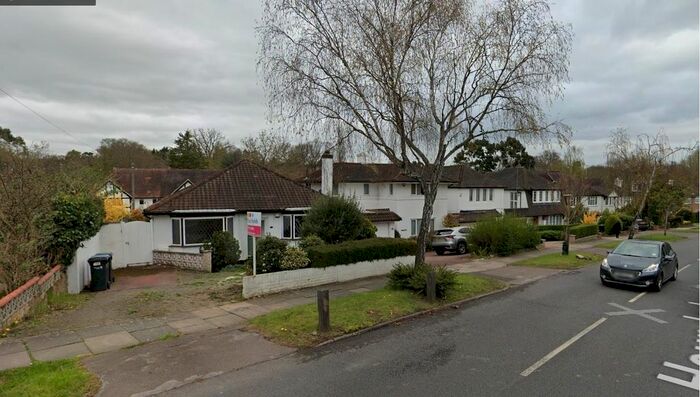 2 Bedroom Detached Bungalow To Rent In Houndsden Road, Winchmore Hill, London, N21