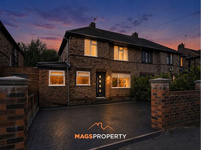 3 Bedroom Semi-Detached House For Sale In Faringdon Close, Liverpool, L25