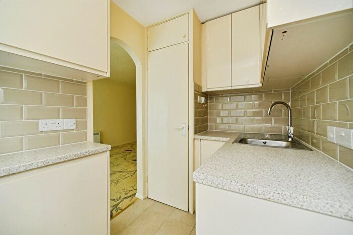 1 Bedroom Flat For Sale In Tower Road, Brighton, BN2