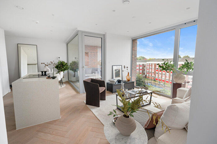 3 Bedroom Apartment For Sale In Parkhaus, Hackney Downs, E5