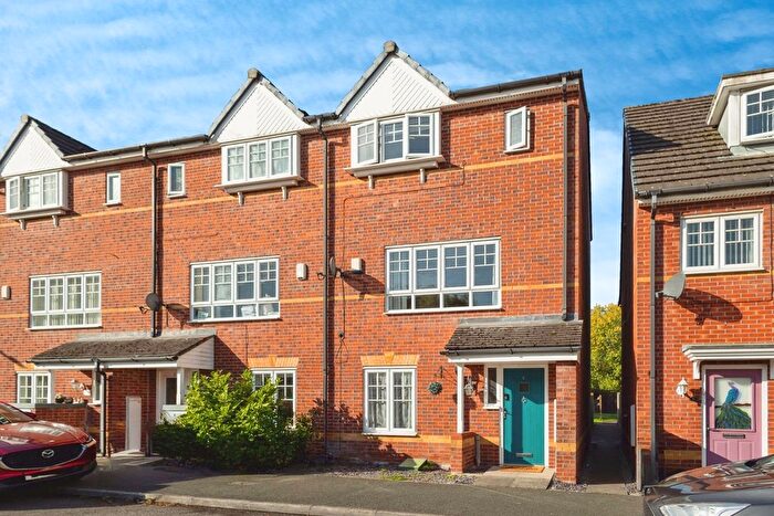 3 Bedroom Town House For Sale In Abbeyfield Close, Stockport, Greater Manchester, SK3