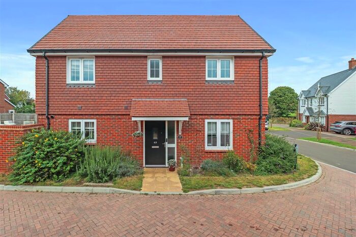 3 Bedroom Property To Rent In Trefoil Road, Hellingly, Hailsham, BN27