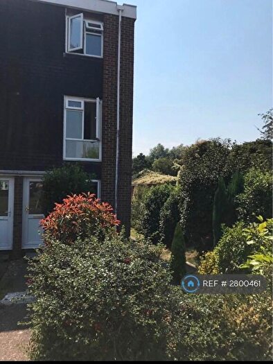 2 Bedroom Maisonette To Rent In Boyce Road, Stanford-Le-Hope, SS17