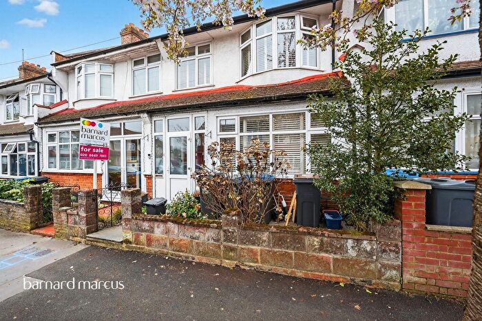 3 Bedroom Terraced House For Sale In Lynwood Gardens, Croydon, CR0