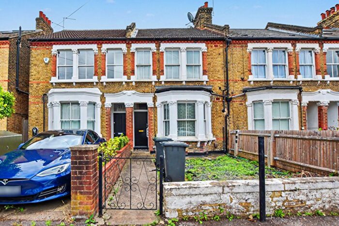 1 Bedroom Flat For Sale In Effingham Road, London, SE12