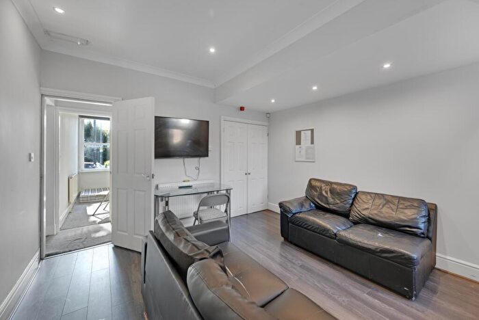 5 Bedroom House To Rent In Queens Road, Sheffield, S2