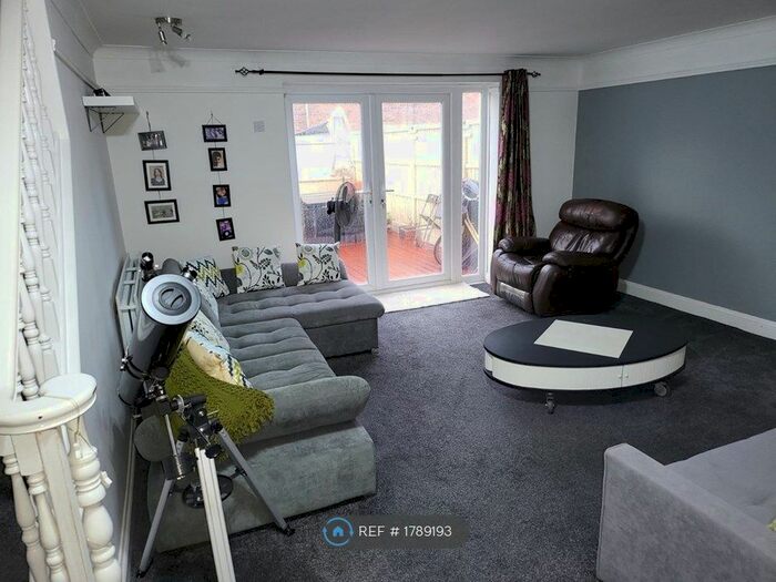 3 Bedroom Terraced House To Rent In Steeplehall, Basildon, SS13