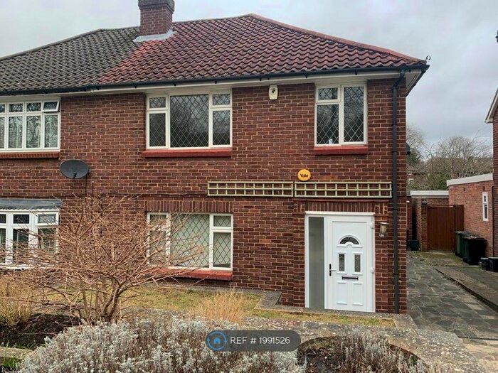 3 Bedroom Semi-Detached House To Rent In Warren Road, Orpington, Kent, BR6