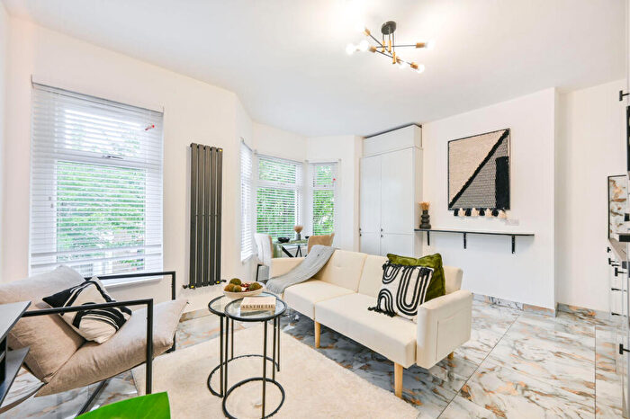 2 Bedroom Flat For Sale In Burns Road, Harlesden, London, NW10