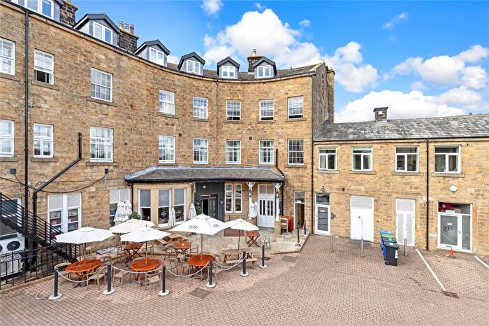 1 Bedroom Flat To Rent In The Crescent Apartments, Crescent Court, Ilkley, West Yorkshire, LS29