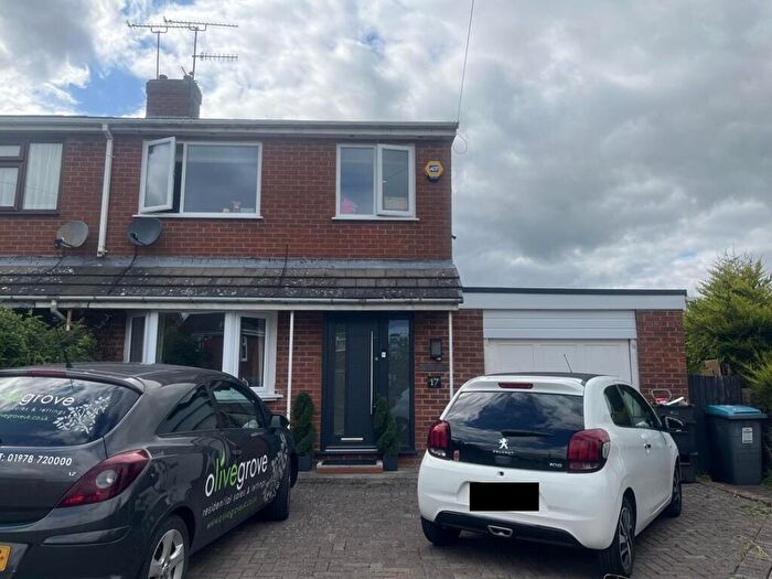 3 Bedroom Semi-Detached House For Sale In Ffordd Aeron, Coedpoeth, Wrexham, LL11