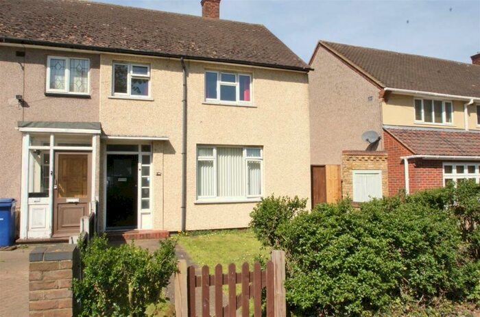 2 Bedroom House To Rent In Foyle Drive, South Ockendon, RM15