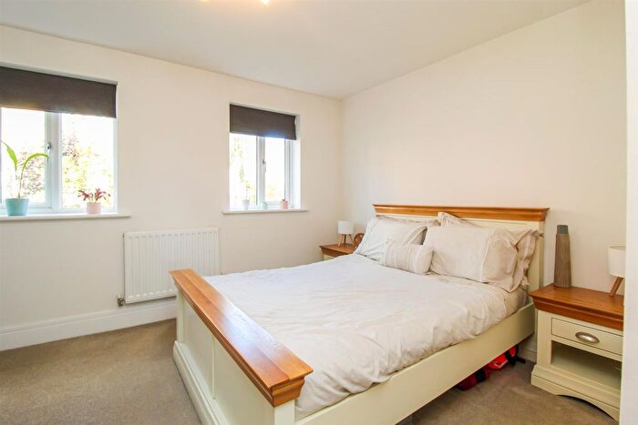 3 Bedroom End Terrace House For Sale In Springfield Mews, Lofthouse, Wakefield, WF3