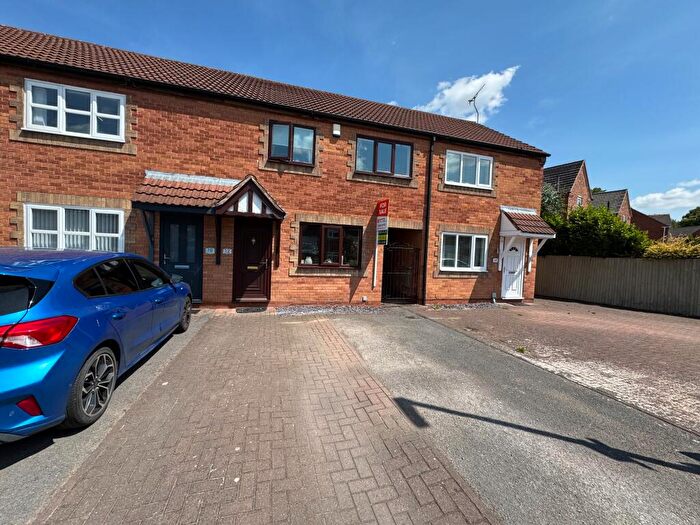 3 Bedroom Town House For Sale In Oak Close, Castle Gresley, Swadlincote, Derbyshire, DE11