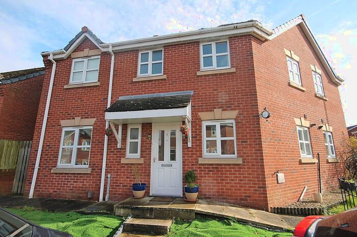 3 Bedroom Semi-Detached House To Rent In West Bank Street, Widnes, WA8