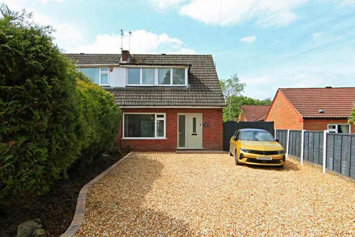 3 Bedroom Semi-Detached House For Sale In Oldcroft, Oakengates, TF2