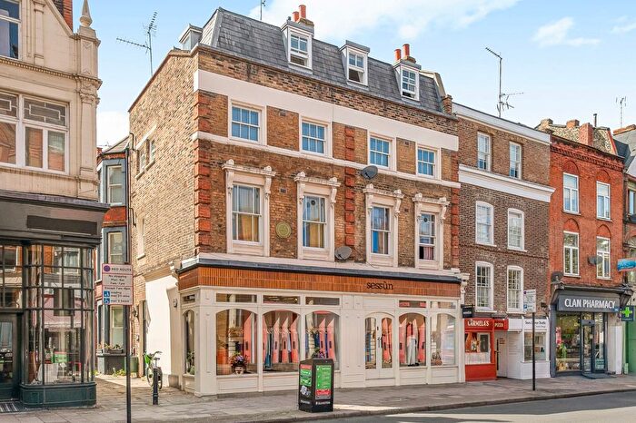 2 Bedroom Flat For Sale In Terretts Place, Islington, N1