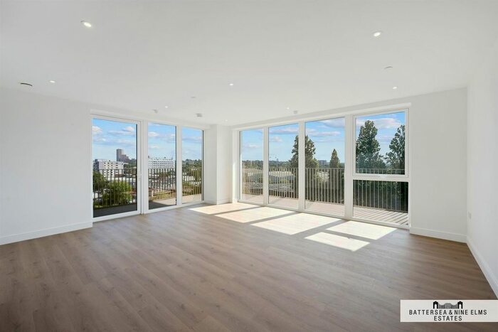 3 Bedroom Flat To Rent In Beresford Avenue, Wembley, HA0