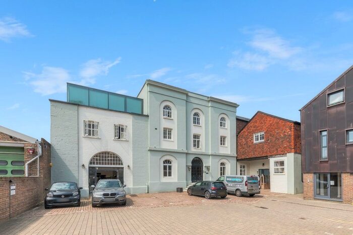 2 Bedroom Flat To Rent In The Old Brewery, Thomas Street, Lewes, East Sussex, BN7
