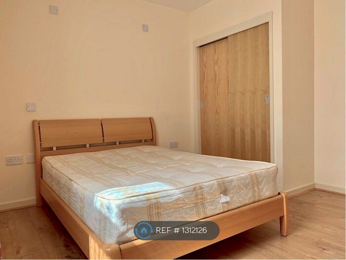 1 Bedroom Flat To Rent In Spectrum Building, Dagenham RM8