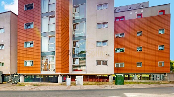 2 Bedroom Flat To Rent In Park Vista Apartments, Hermit Road, E16