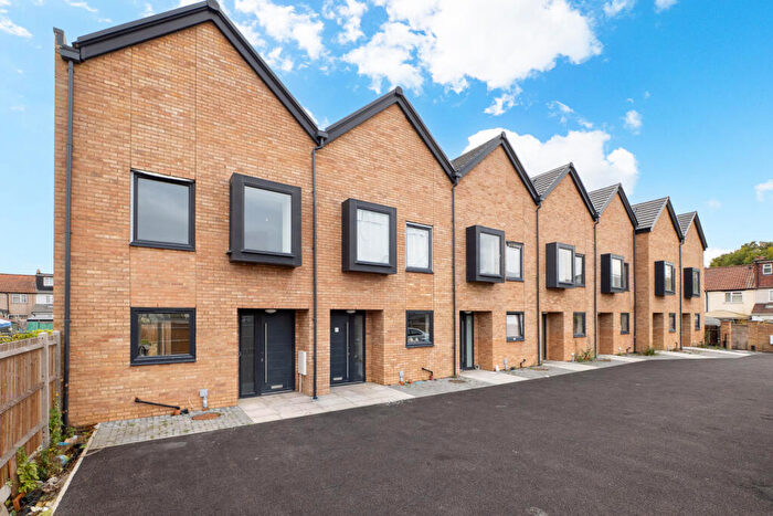 Terraced House For Sale In Commonside East, Mitcham, CR4