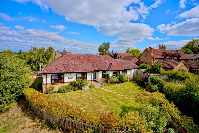 3 Bedroom Detached Bungalow For Sale In Blacksmiths Lane, Abbotsley, St. Neots, Cambridgeshire, PE19