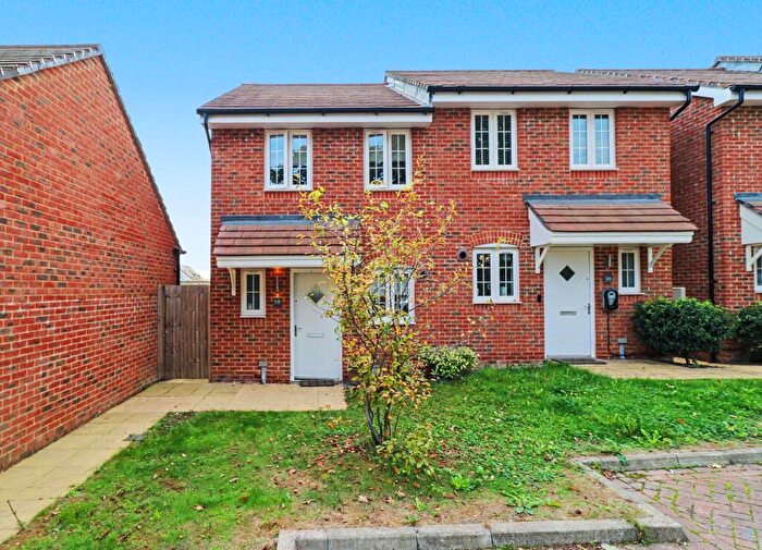 2 Bedroom Semi-Detached House For Sale In Kingsmill Drive, Fair Oak, SO50