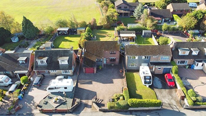 3 Bedroom Detached House For Sale In Middlecroft Road South, Staveley, Chesterfield, S43