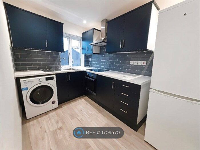 4 Bedroom Flat To Rent In Castle Street, Reading, RG1