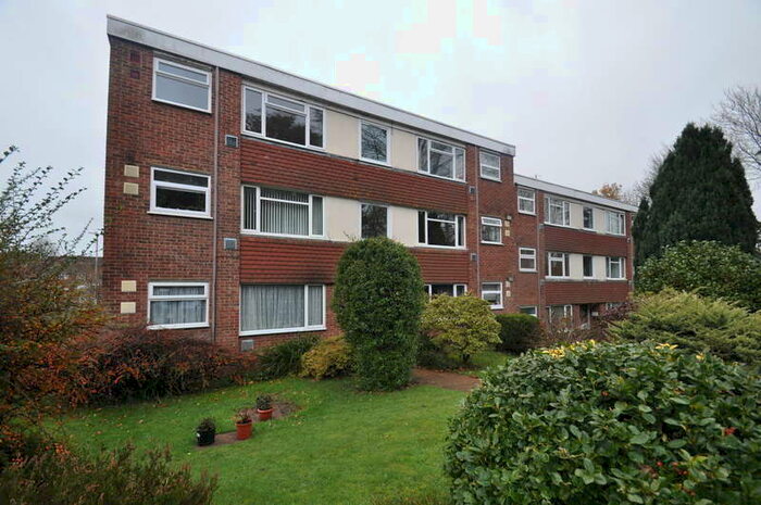 2 Bedroom Flat To Rent In Cheviot Way, Ashford, TN24